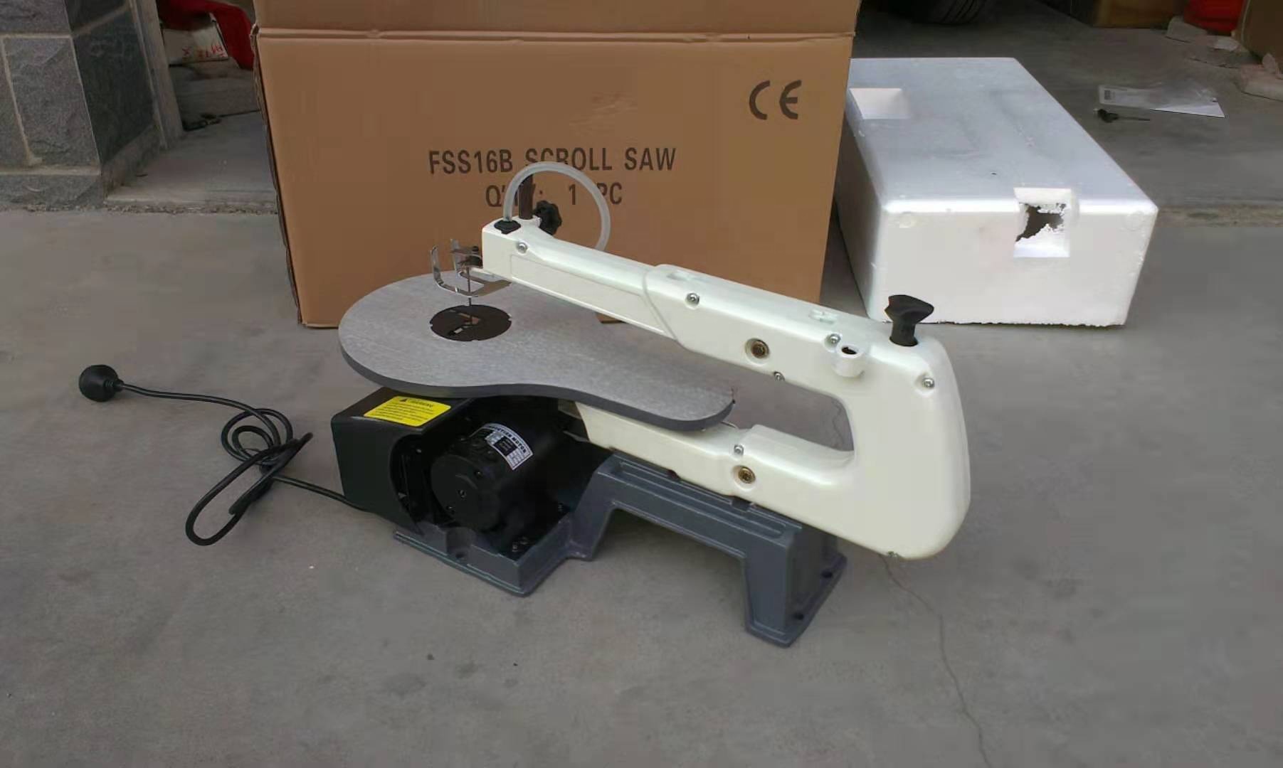 Wood Cutting Industrial Deskto - Woodworking Table reseña y precio
